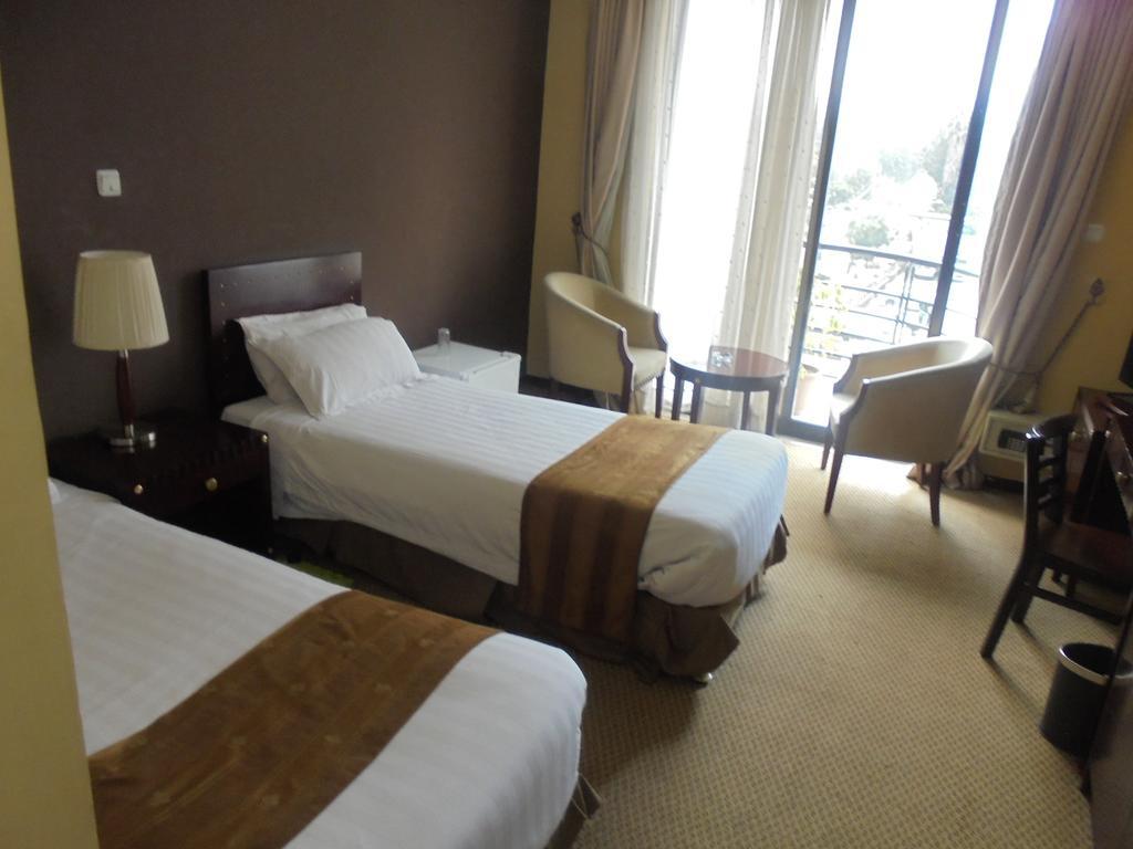 Soramba Hotel Business Plc Addisz-Abeba Kültér fotó
