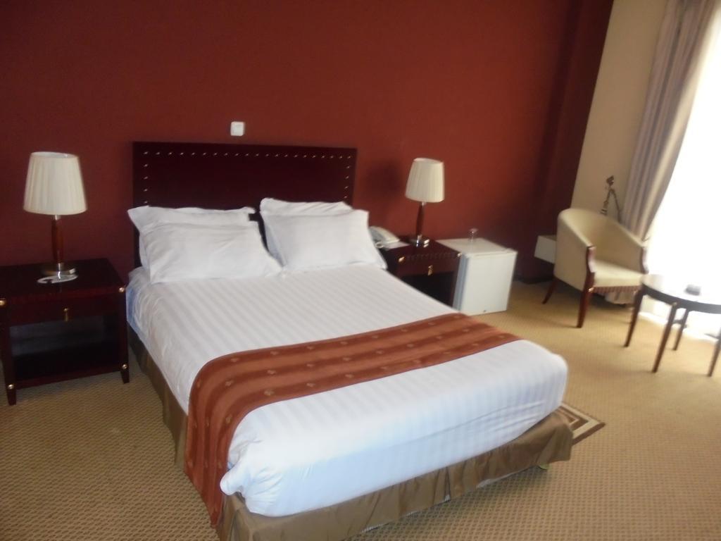 Soramba Hotel Business Plc Addisz-Abeba Kültér fotó