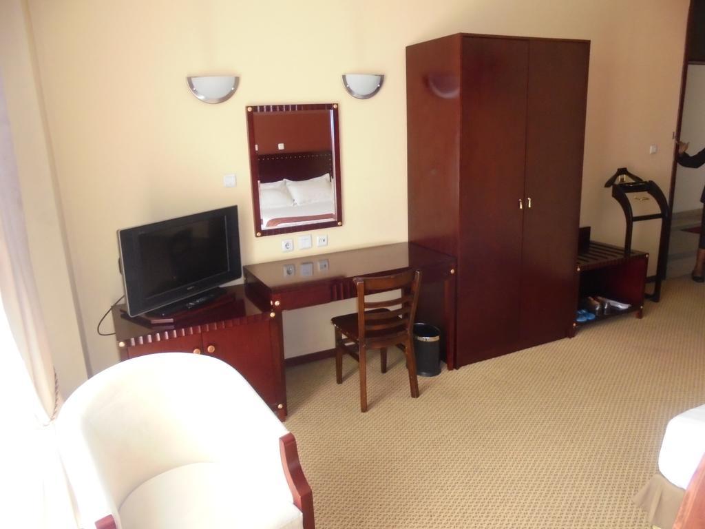 Soramba Hotel Business Plc Addisz-Abeba Kültér fotó