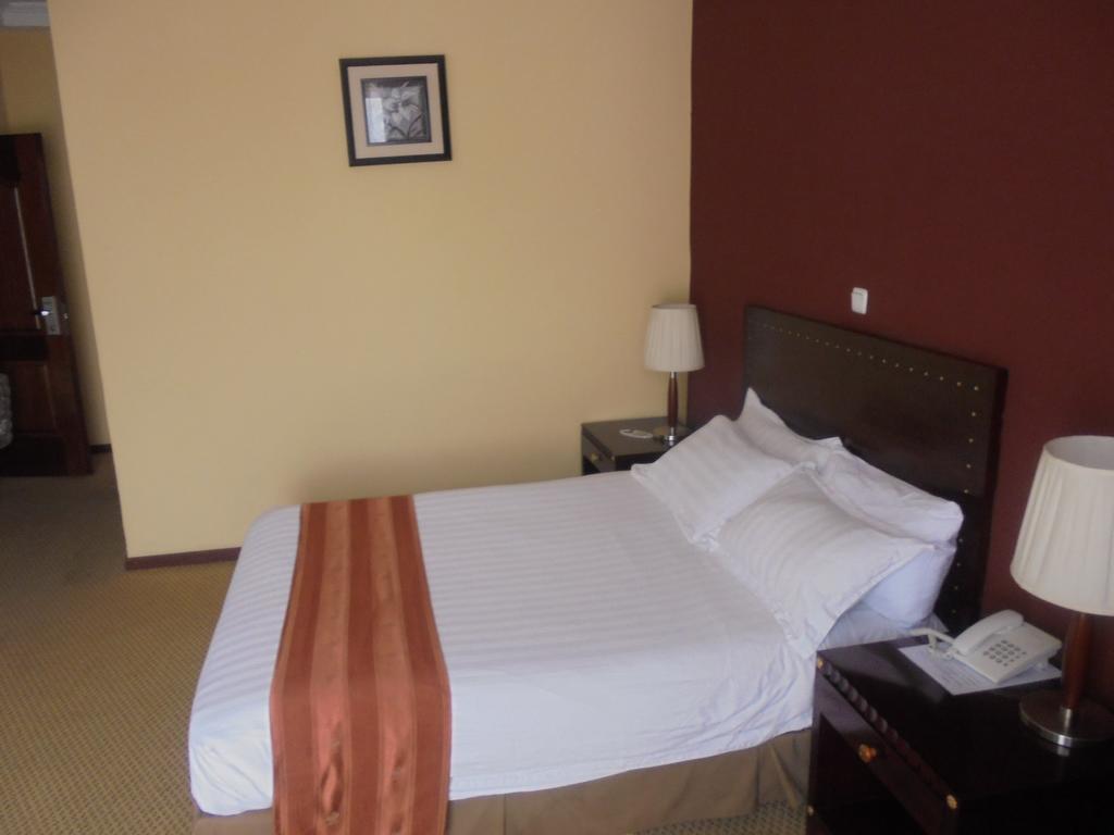 Soramba Hotel Business Plc Addisz-Abeba Kültér fotó