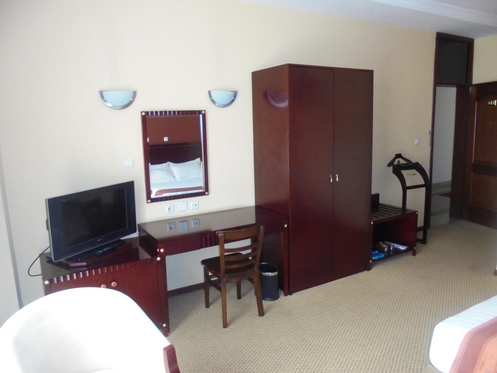 Soramba Hotel Business Plc Addisz-Abeba Kültér fotó