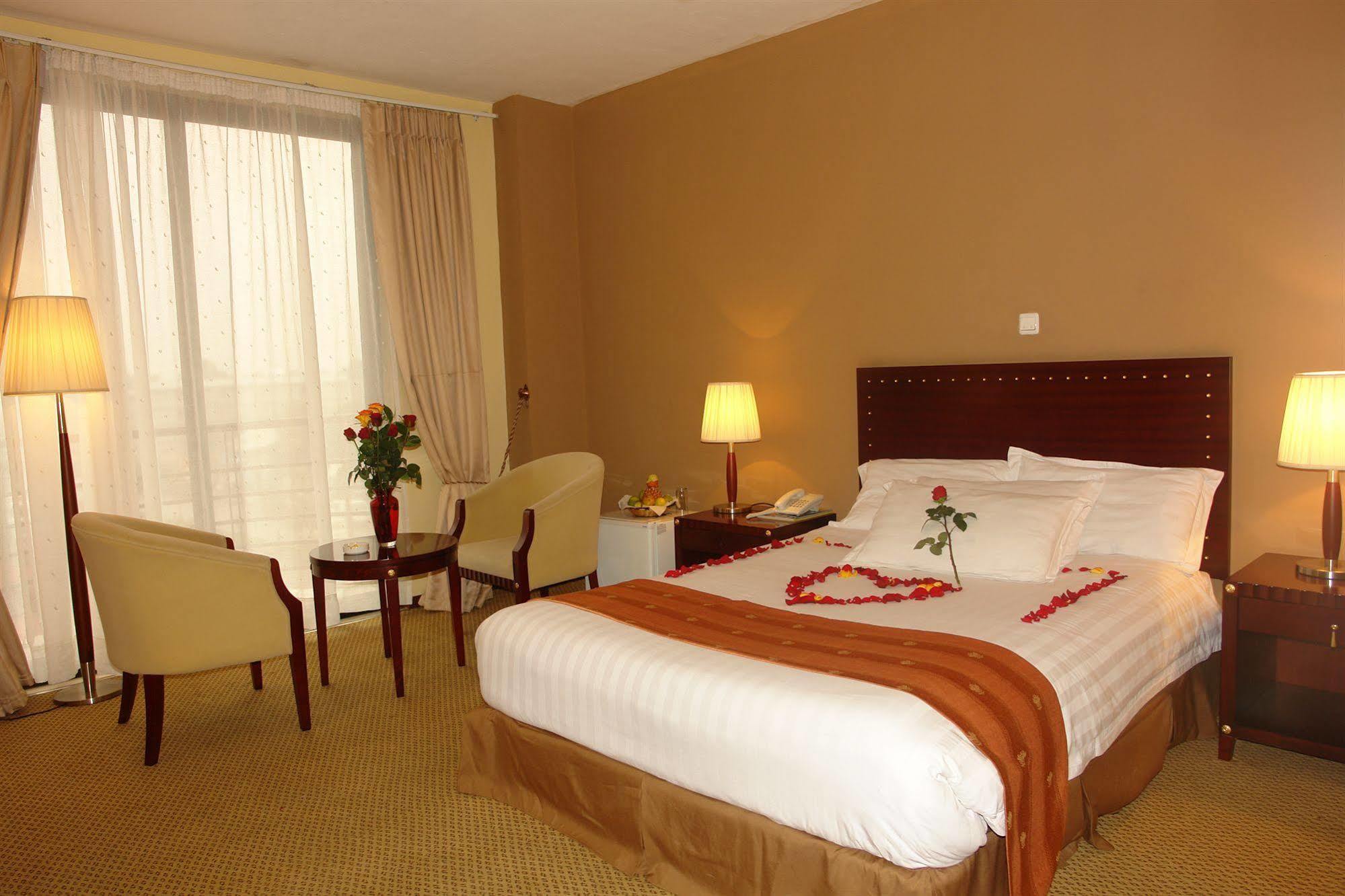 Soramba Hotel Business Plc Addisz-Abeba Kültér fotó