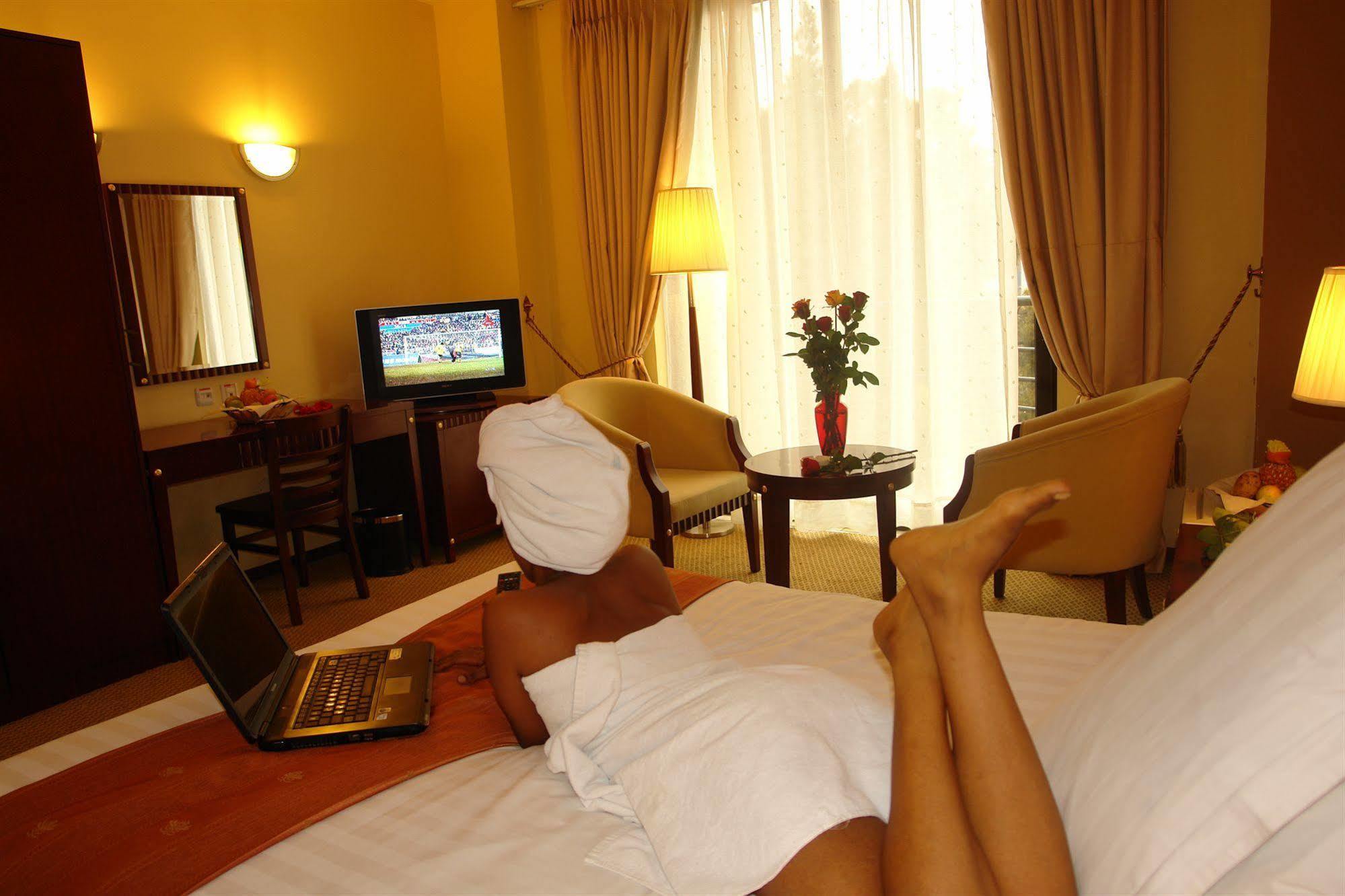 Soramba Hotel Business Plc Addisz-Abeba Kültér fotó